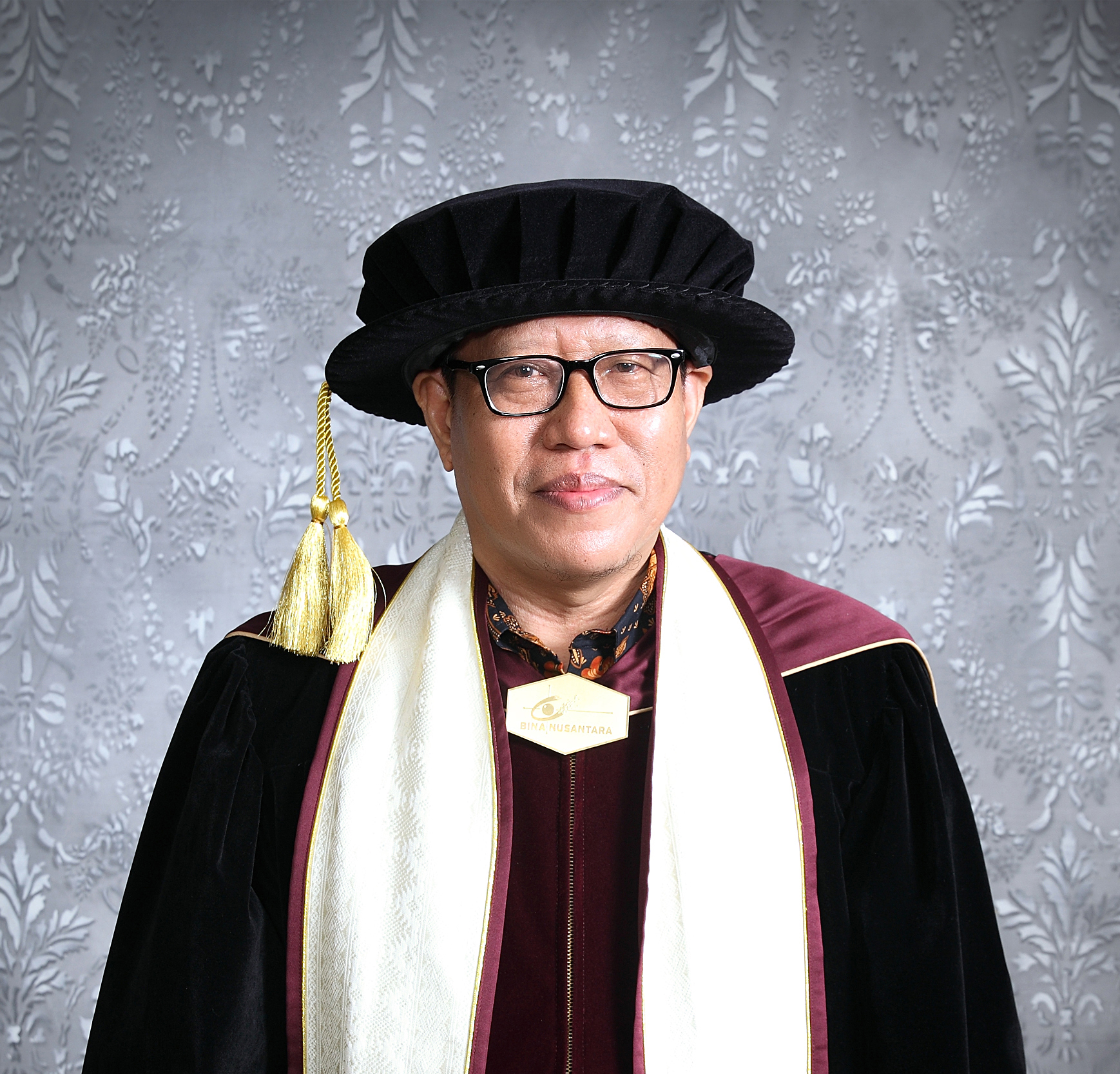 Prof. Dr. Sfenrianto, S.Kom., M.Kom.